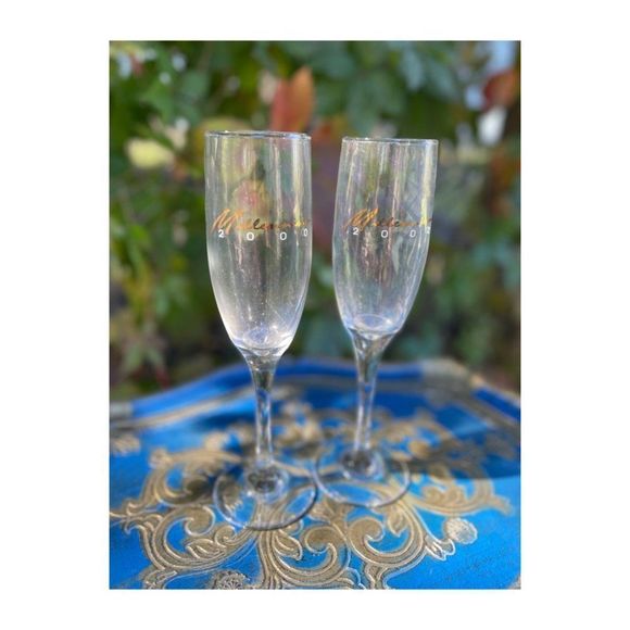 Vintage Millenium 2000 Y2K Champagne Glasses Gold Lettering Set of 2 - Picture 5 of 7